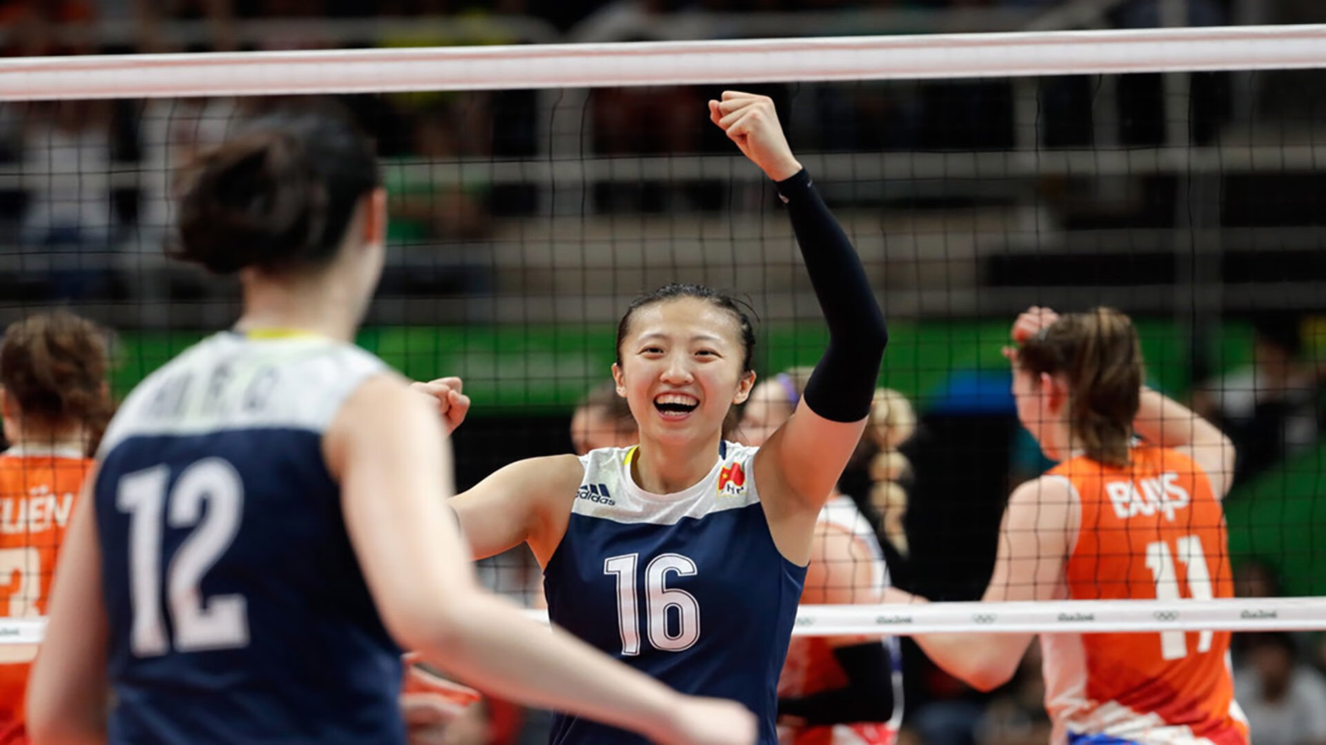 中国2-1险胜埃及！赛后外媒集体刷屏，法比尼奥才是真正的硬仗之王